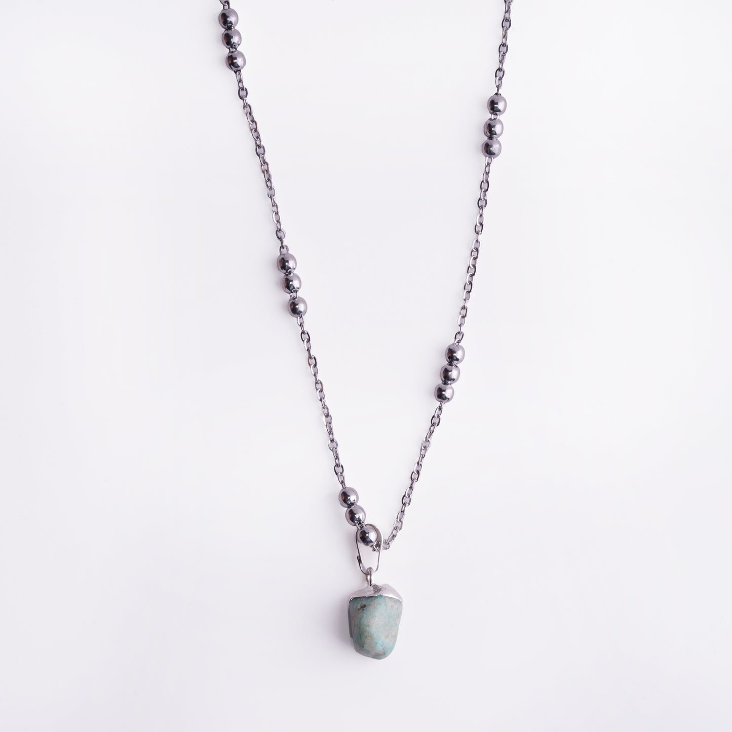 Elegant Turquoise Pendant Necklace product photo