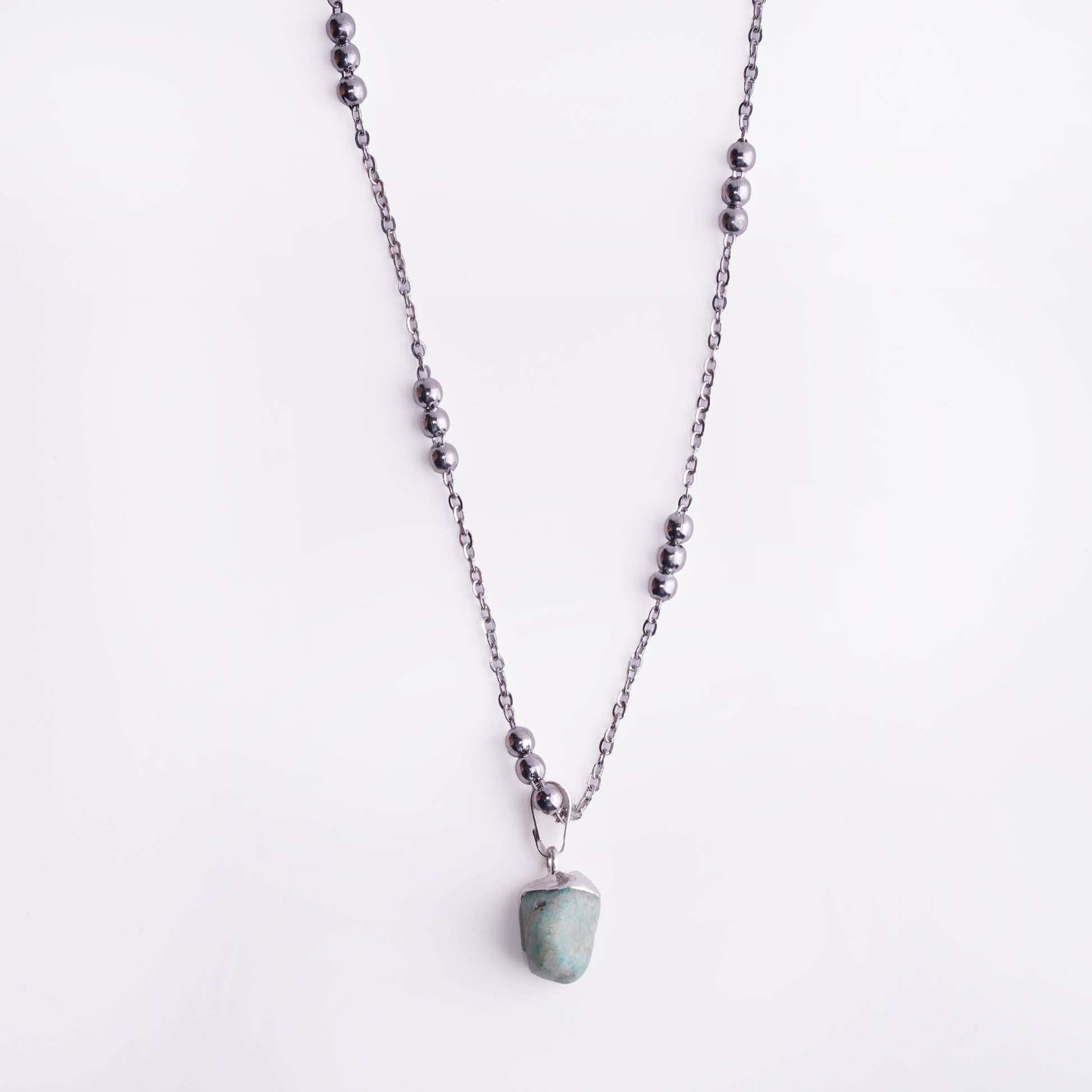 Elegant Turquoise Pendant Necklace product photo